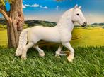 Schleich witte fries 82867, Ophalen of Verzenden, Zo goed als nieuw, Paard, Beeldje of Figuurtje