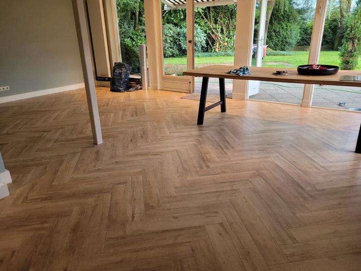 Laminaat /visgraat leggen vanaf € 6 per m2, Diensten en Vakmensen, Vloerleggers en Parketteurs, Laminaat of Parket, Tapijt of Kunststof