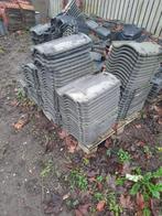 100 stuks grijze dakpannen, Doe-het-zelf en Verbouw, Dakpannen en Dakbedekking, Ophalen, Steen of Klei, Zo goed als nieuw, 15 m² of meer