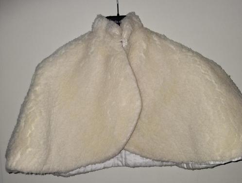 Omslag/cape/stola wit imitatiebont bruidsmeisje, Kinderen en Baby's, Kinderkleding | Maat 134, Zo goed als nieuw, Meisje, Overige typen