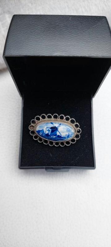 Antieke zilveren delftsblauwe broche  beschikbaar voor biedingen