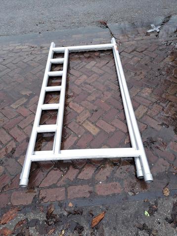 Doorloop steiger frames 75-90-135 diverse merken en maten beschikbaar voor biedingen