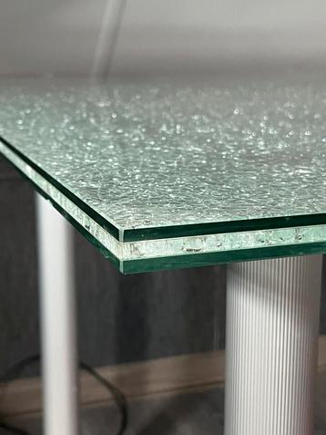 Tafel met blad craquelé glas beschikbaar voor biedingen