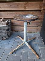 Oude vintage kruk, Huis en Inrichting, Krukjes, Ophalen, Gebruikt, Hout