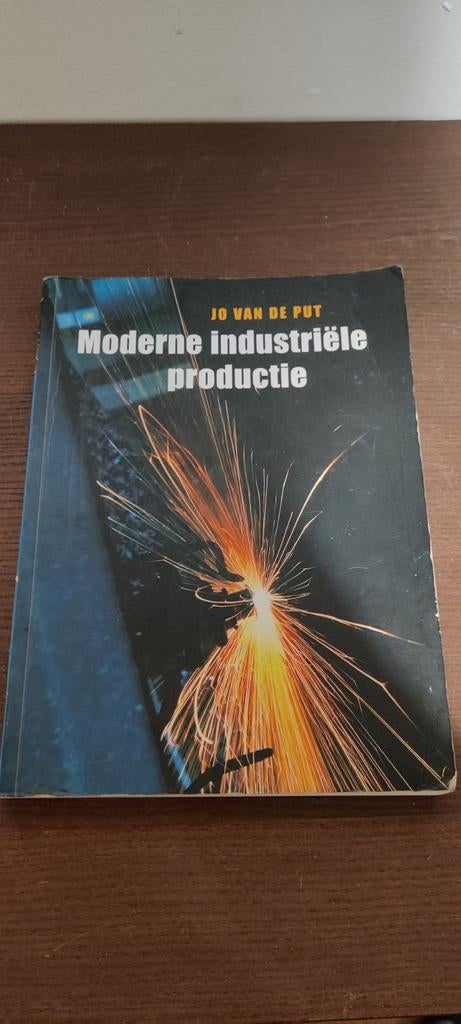 Moderne industriële productie schoolboek voor mechatronica., Boeken, Ophalen of Verzenden