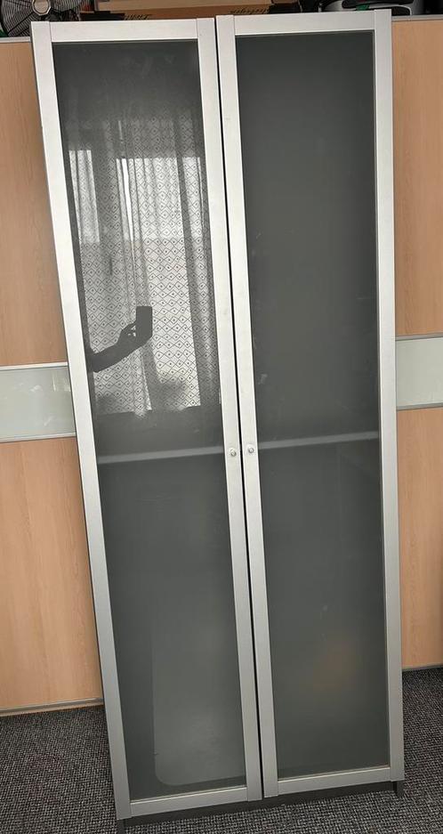 Grijze Billy kast IKEA met lamp, Huis en Inrichting, Woonaccessoires | Kamerschermen, Gebruikt, Ophalen of Verzenden