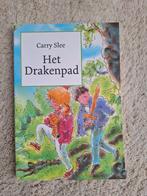 Het Drakenpad – Carry Slee, Boeken, Ophalen of Verzenden, Zo goed als nieuw, Carry Slee, Fictie algemeen