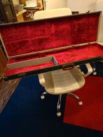 Basgitaar koffer 60 jaren €100,00, Muziek en Instrumenten, Snaarinstrumenten | Gitaren | Bas, Gebruikt, Ophalen of Verzenden