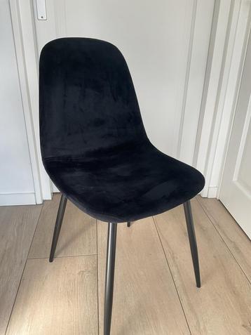 4 Zwarte Eetkamerstoelen - Zo Goed Als Nieuw beschikbaar voor biedingen