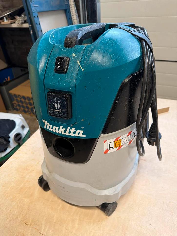 Makita Bouwstofzuiger - Inclusief toebehoren, Witgoed en Apparatuur, Stofzuigers, Gebruikt, Stofzuiger, Ophalen