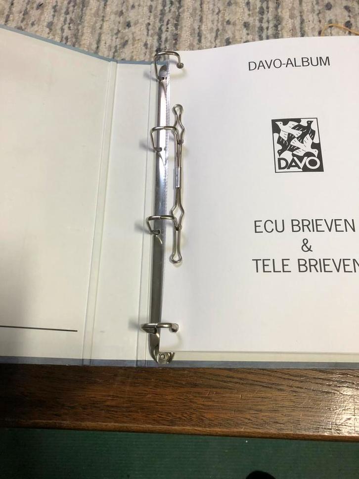 2 Davo albums met cassette met Telebrieven of ECU brieven!!!, Huis en Inrichting, Kasten | Dressoirs, Zo goed als nieuw, Minder dan 50 cm
