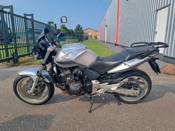 Honda CBF 600 N . 2007 . Weinig km . Nw banden .  beschikbaar voor biedingen