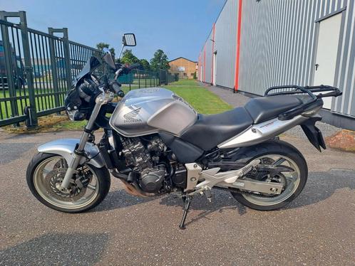 Honda CBF 600 N . 2007 . Weinig km . Nw banden ., Motoren, Motoren | Honda, Bedrijf, Toermotor, meer dan 35 kW, 4 cilinders, Minimaal motorrijbewijs A2