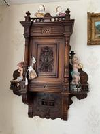 Mooi antiek hangkastje, Ophalen