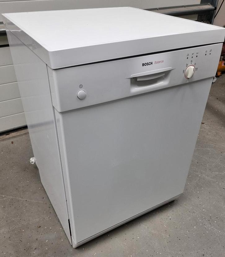 Nette BOSCH vrijstaande vaatwasser, Witgoed en Apparatuur, Vaatwasmachines, Zo goed als nieuw, Vrijstaand, 85 tot 90 cm, 45 tot 60 cm