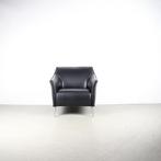 2x Leolux Mayon Fauteuil + Hocker Zwart Leer – Staal, Niet ingevuld, Niet ingevuld, Ophalen of Verzenden, Zo goed als nieuw