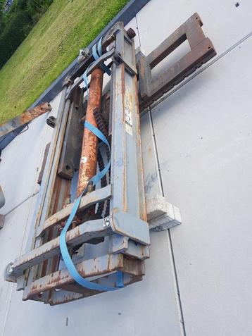 Zware hefmast 7ton beschikbaar voor biedingen