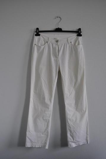 witte broek (lichte stof) beschikbaar voor biedingen