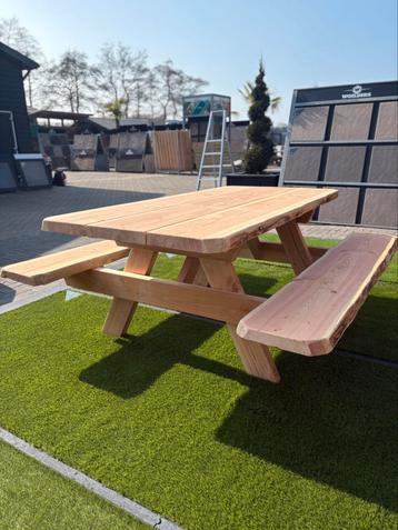 Robuuste Douglas Picknickbank (2 meter) beschikbaar voor biedingen