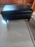 Zwarte leren poef 77 cm bij53 cm en hoog 37 cm, Huis en Inrichting, Banken | Voetenbanken en Poefen, Ophalen, Klassiek, Hout, 75 tot 100 cm
