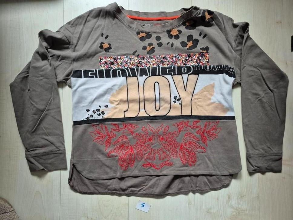 Marc Cain Trui met Bloemetjes Pailletten - Maat S, Ophalen of Verzenden, Maat 36 (S), Gedragen, Marccain