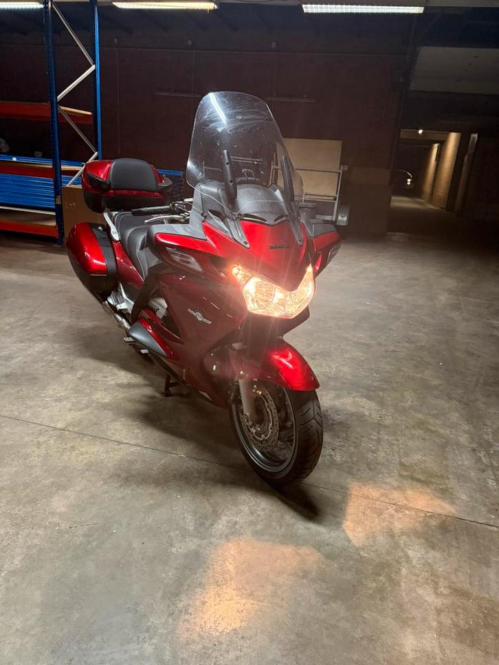 Honda Pan-Europe ST1300A, Motoren, Motoren | Honda, Particulier, Toermotor, meer dan 35 kW, 4 cilinders, Motorrijbewijs A, ABS