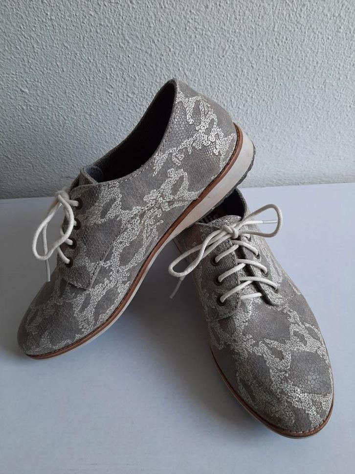 Rollie lichtgewicht veterschoenen Maat 37., Kleding | Dames, Schoenen, Zo goed als nieuw, Schoenen met lage hakken, Grijs, Ophalen of Verzenden