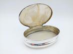Hollandse zilveren tabaksdoos met parelmoer, ca. 1750, Antiek en Kunst, Antiek | Goud en Zilver, Verzenden, Zilver