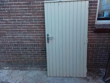 Hardhouten tuindeur hoogte 183 cm breedte 96.7 cm dikte 4 cm beschikbaar voor biedingen