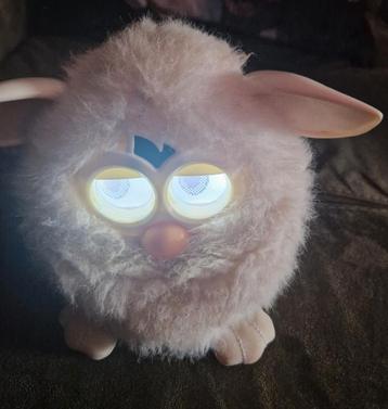 Schattige Furby - Zo goed als nieuw! beschikbaar voor biedingen