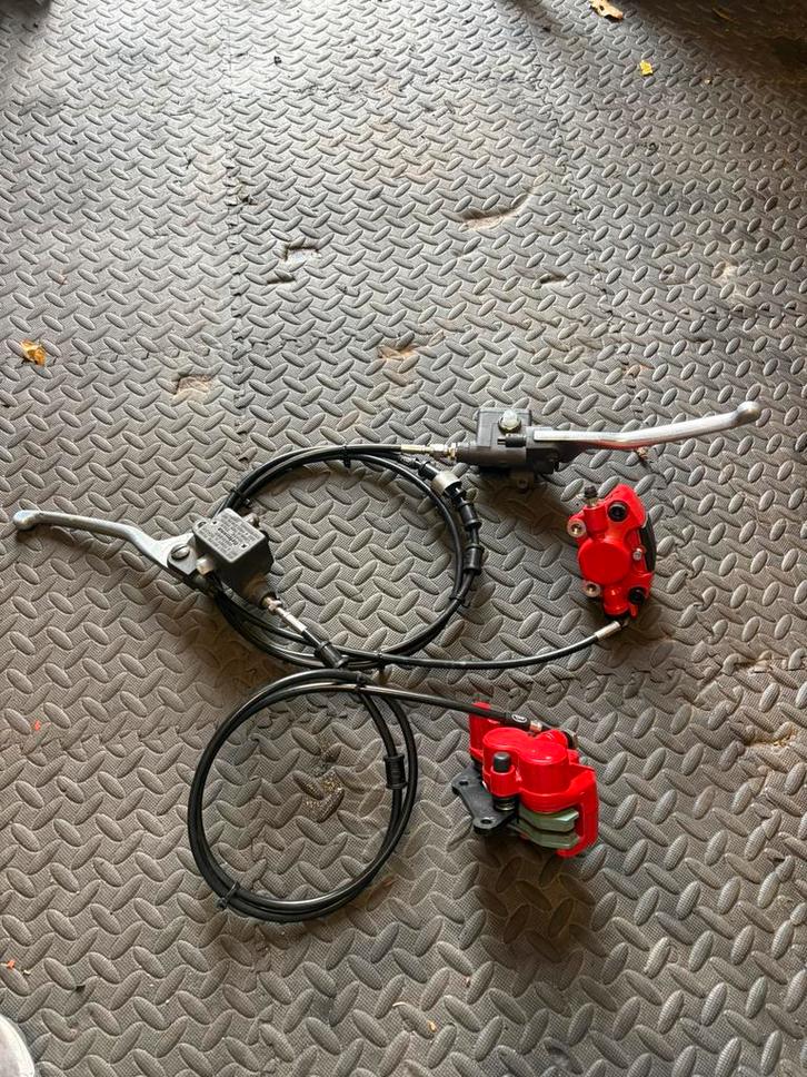 Remsysteem hel nieuw dubbeldisk runner 125 180, Motoren, Tuning en Styling, Ophalen of Verzenden