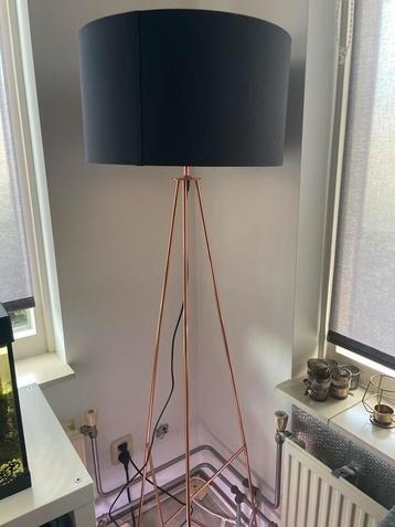 Stijlvolle Staande Lamp Zwart/Koper beschikbaar voor biedingen