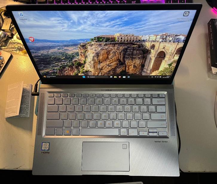 Asus UX431F I5 8th gen. 8gb ram 512gb SSD, Computers en Software, Windows Laptops, Gebruikt, 14 inch, SSD, 2 tot 3 Ghz, 8 GB, Qwerty