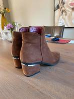 Lilian suede enkellaarsjes mt 39, cognac kleur, Bruin, Lage of Enkellaarzen, Ophalen of Verzenden, Zo goed als nieuw