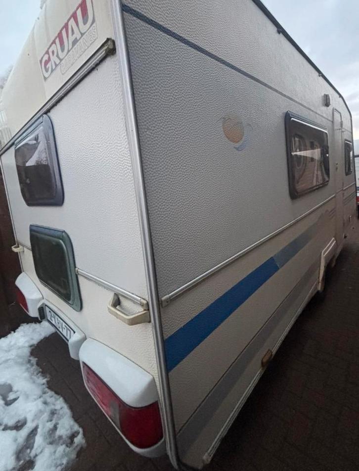 Nette lichtgewicht! GRUAU MET KINDERKAMER TK UIT 2000!, Caravans en Kamperen, Caravans, Bedrijf, tot en met 5, 750 - 1000 kg, Treinzit