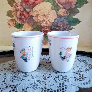 Granit Hungary, 2 vintage kinderbekers beschikbaar voor biedingen