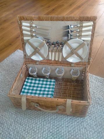 picknickmand beschikbaar voor biedingen