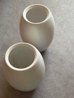 2 mooie witte vazen  van Intratuin, Ophalen, Wit, Aardewerk of Porselein, Zo goed als nieuw