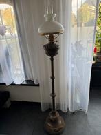 Antieke Staande Olielamp im hoogte verstelbamet Glazen Kap, Antiek en Kunst, Antiek | Lampen, Ophalen