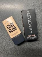Huda Beauty Easy Blur foundation., Ophalen of Verzenden, Zo goed als nieuw, Beige, Gehele gezicht
