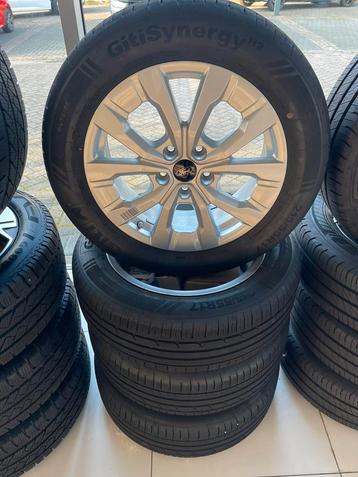 Lichtmetalen velgen + zomerbanden nieuw! Connect / Caddy beschikbaar voor biedingen