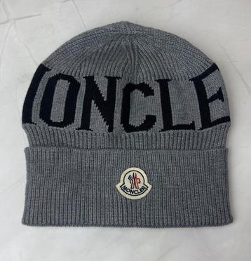 Moncler muts beschikbaar voor biedingen