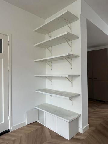 Boekenplanken “boekenkast” steigerhout wit