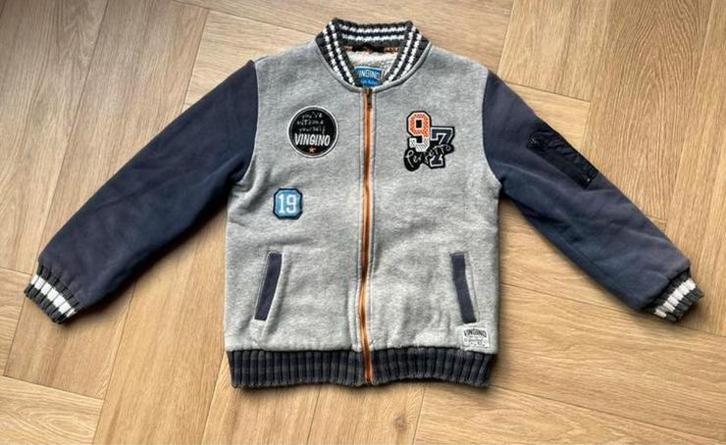 Vingino vest, gevoerd, maat 122/128 (8), Kinderen en Baby's, Kinderkleding | Maat 128, Gebruikt, Jongen, Trui of Vest, Ophalen of Verzenden