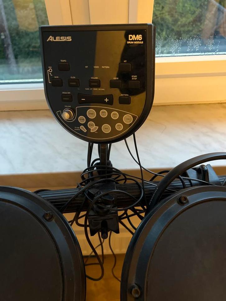 Alesis DM6 Elektronisch Drumstel, Muziek en Instrumenten, Drumstellen en Slagwerk, Gebruikt, Overige merken, Elektronisch, Ophalen of Verzenden