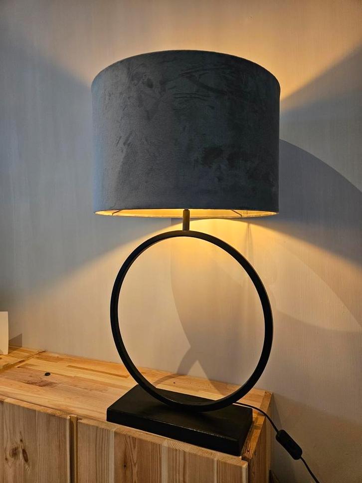 Mooie nieuwe cirkel tafellamp van Loods5 inclusief kap, Huis en Inrichting, Lampen | Tafellampen, Zo goed als nieuw, Minder dan 50 cm