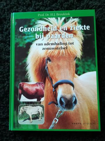 boek, Gezondheid en Ziekte Bij Paarden  beschikbaar voor biedingen