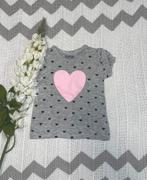 NIEUWstaat, grijs shirtje met roze hart van Newborn, maat 56, Kinderen en Baby's, Babykleding | Maat 56, Newborn, Meisje, Nieuw