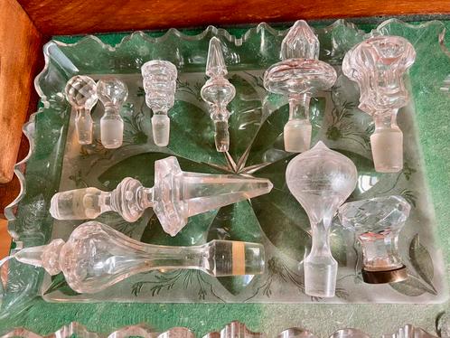 Set van 9 kristallen flesstoppers en 1 glazen kastknop, Antiek en Kunst, Antiek | Glas en Kristal, Ophalen