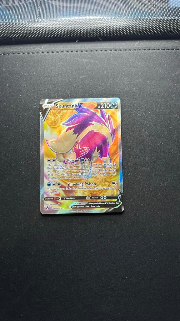 Skuntank 180 pokemon, Hobby en Vrije tijd, Verzamelkaartspellen | Pokémon, Zo goed als nieuw, Meerdere kaarten, Ophalen of Verzenden